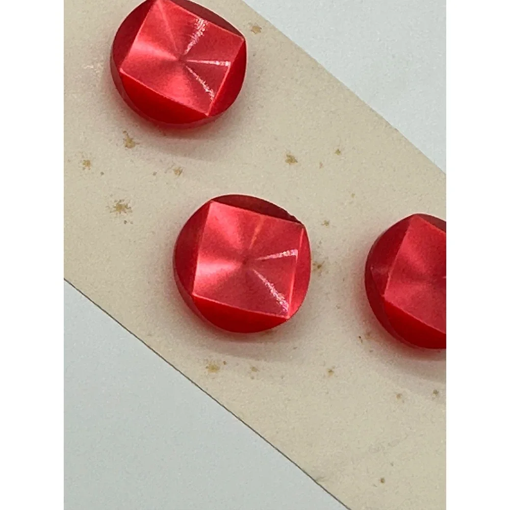 Costumakers Buttons Sewing‎ Notions Vintage Red 3/4 inch